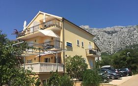 I.K. Apartments